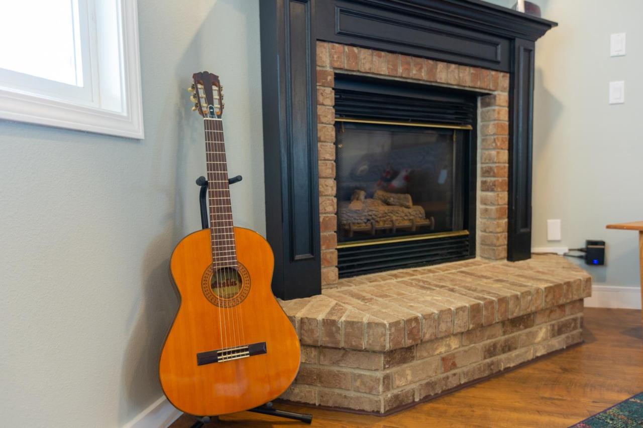 Hello Dolly! 3 Beds, 2 Bath, 2 Tv'S, Fireplace, Quiet Neighborhood In Star, Id Minutes From Walking Trails And River Views Eagle Dış mekan fotoğraf